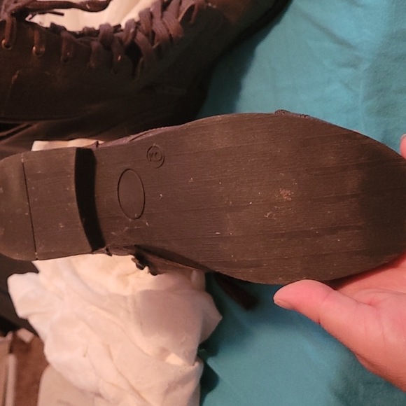 NWOT Vegan Boots 90s - Picture 3 of 7